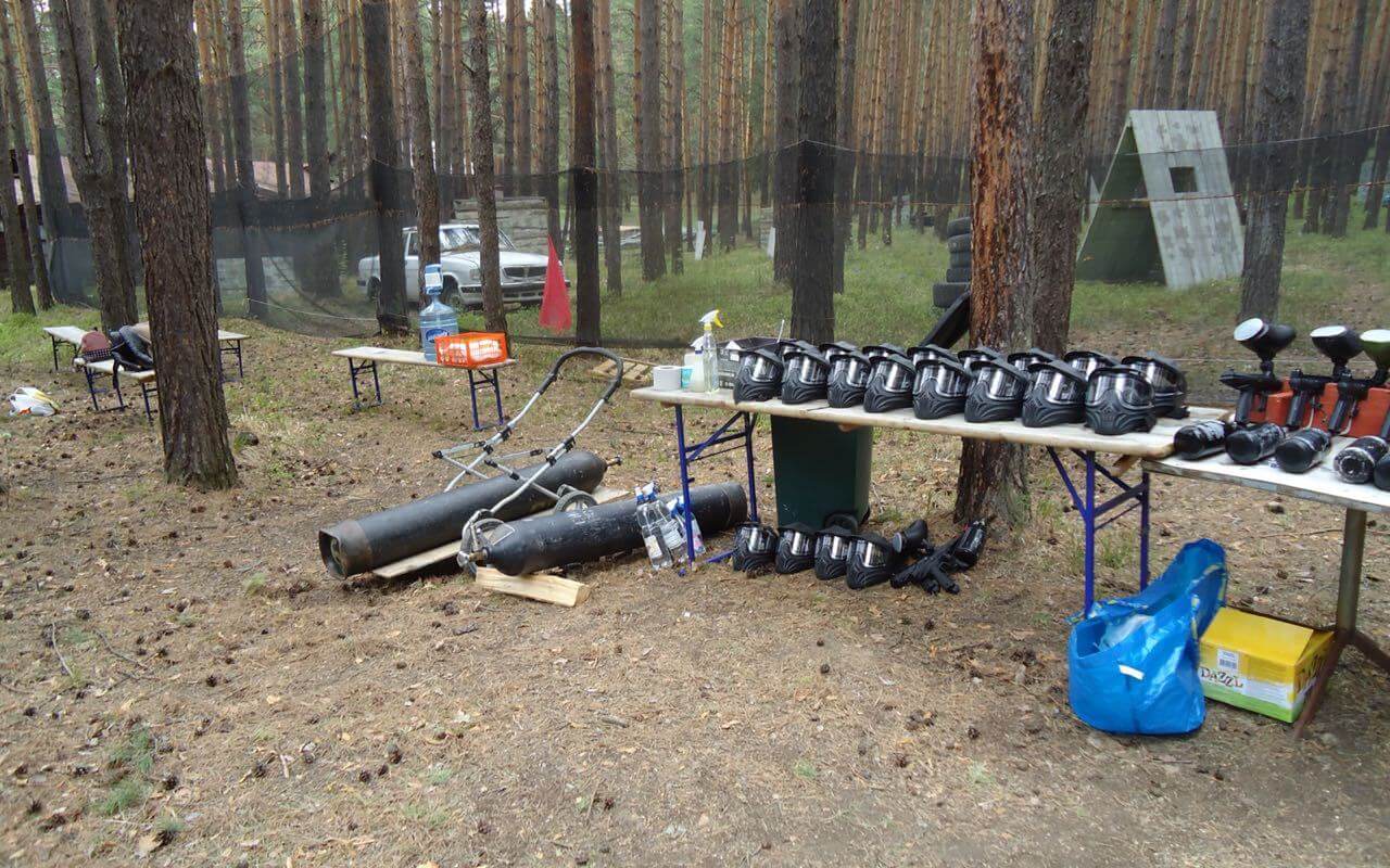 Пейнтбол база. Лагерь Зенит Кашино. Загородный комплекс Зенит Кашино. Турбаза Зенит Кашино. Площадка для пейнтбола.